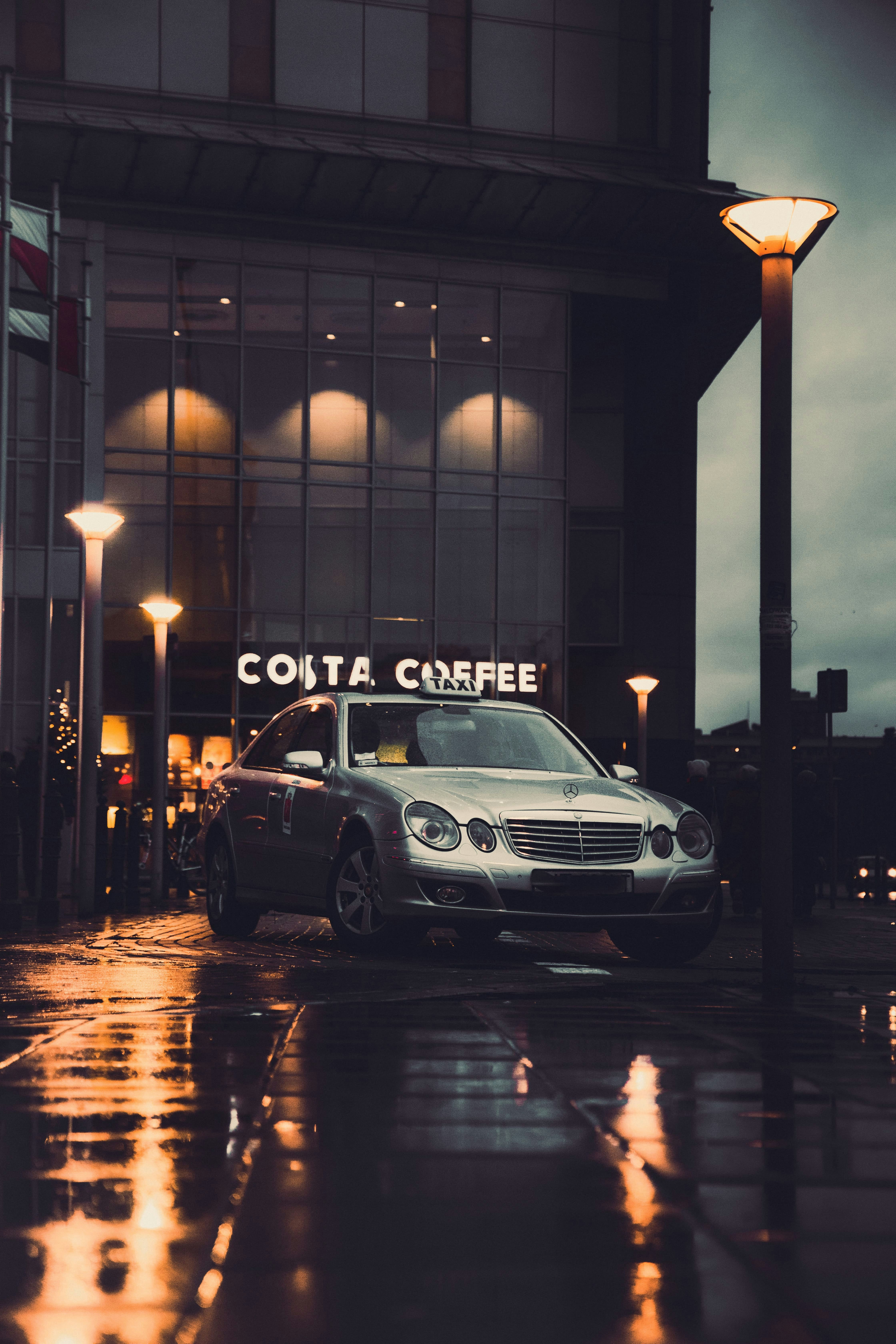 Hassle Free Airport Transfers media 10