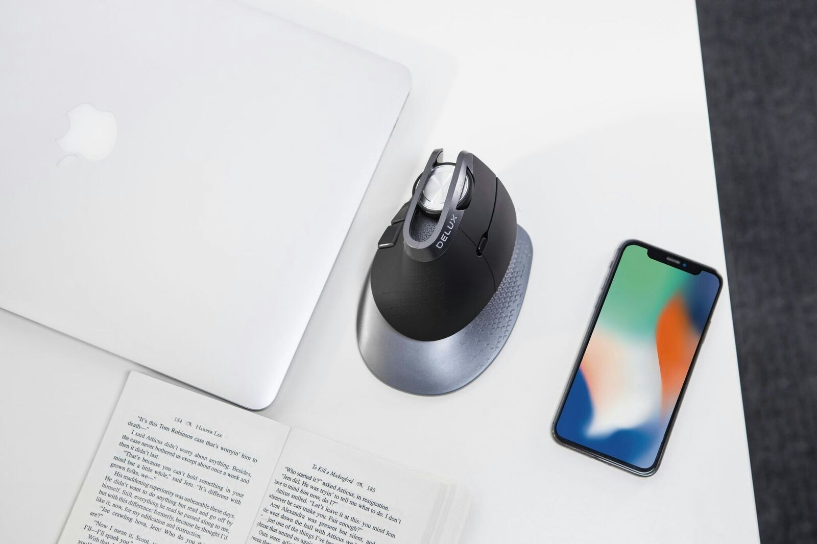 Delux Navee gallery image