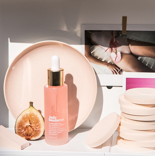 Rejuvenating Botanical Oil for Intimate Skin gallery image