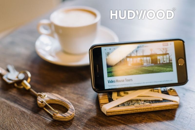 Hudwood - Wooden carabiner & wallet gallery image