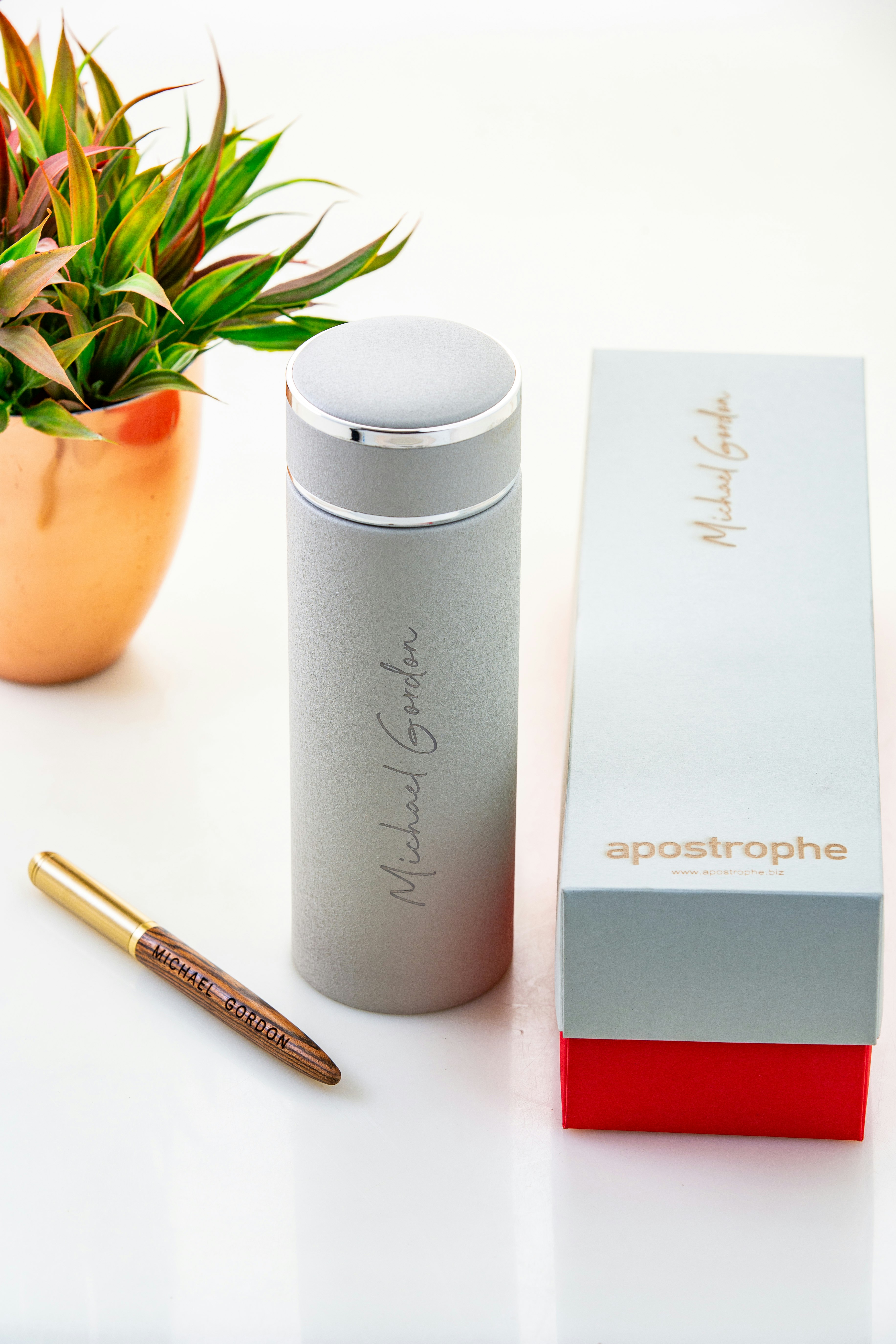 Apostrophe gallery image