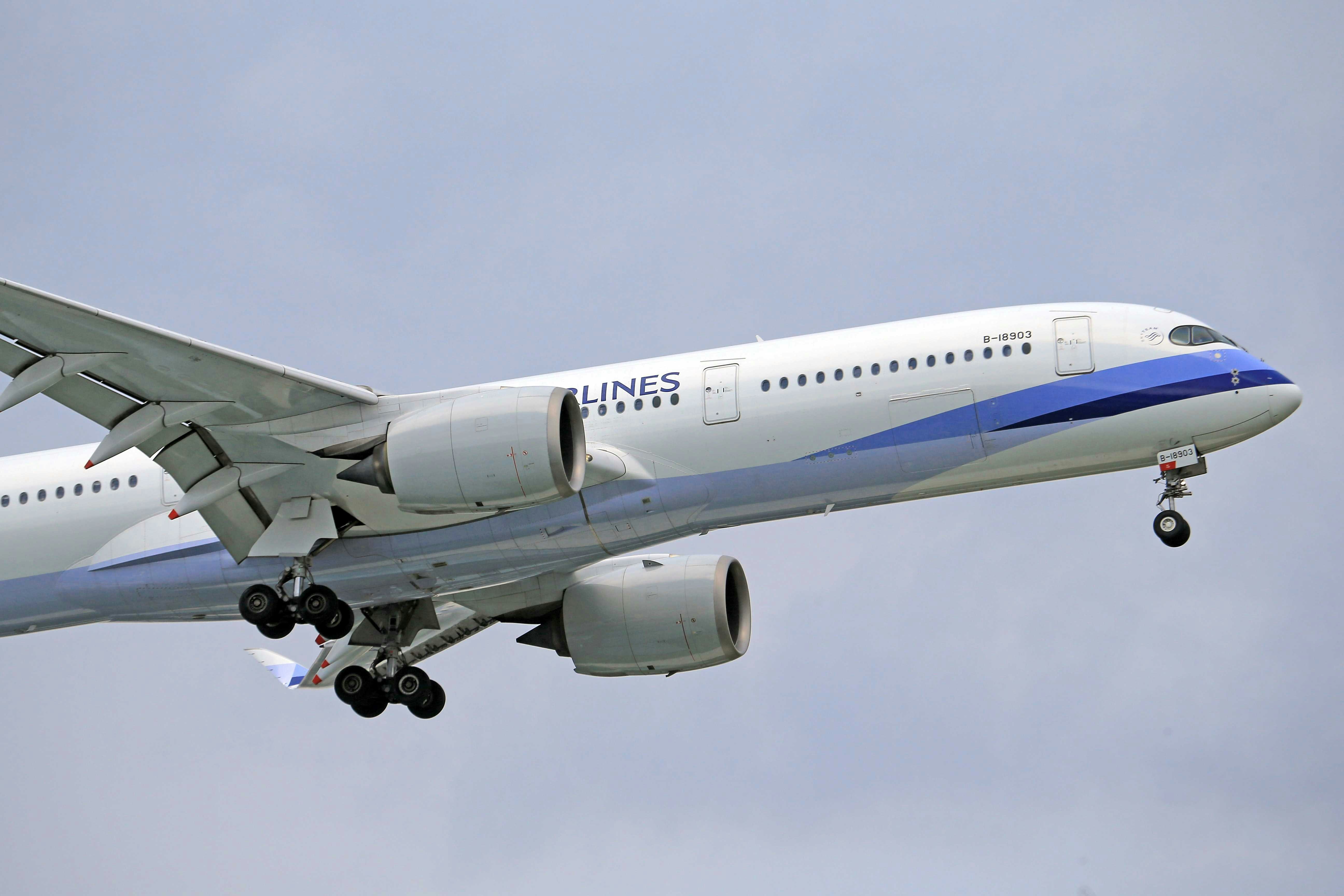Hassle Free Airport Transfers media 1