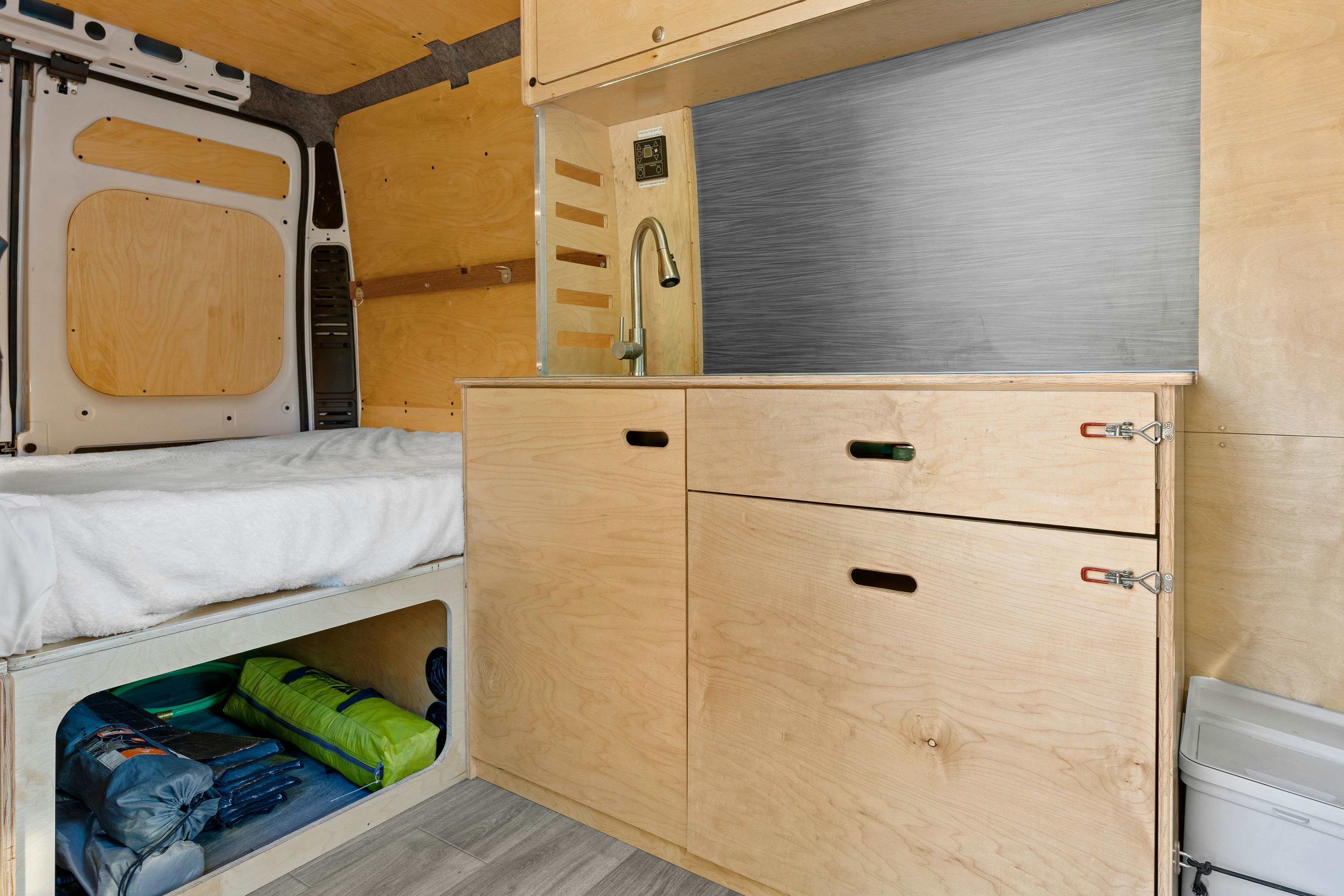 Media Du hành cho thuê xe - Campervan Cho thuê được xây dựng cho cuộc phiêu lưu 12