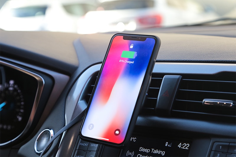 3-in-1 magnetic wireless power bank and car charger kit I Live on Indiegogo gallery image