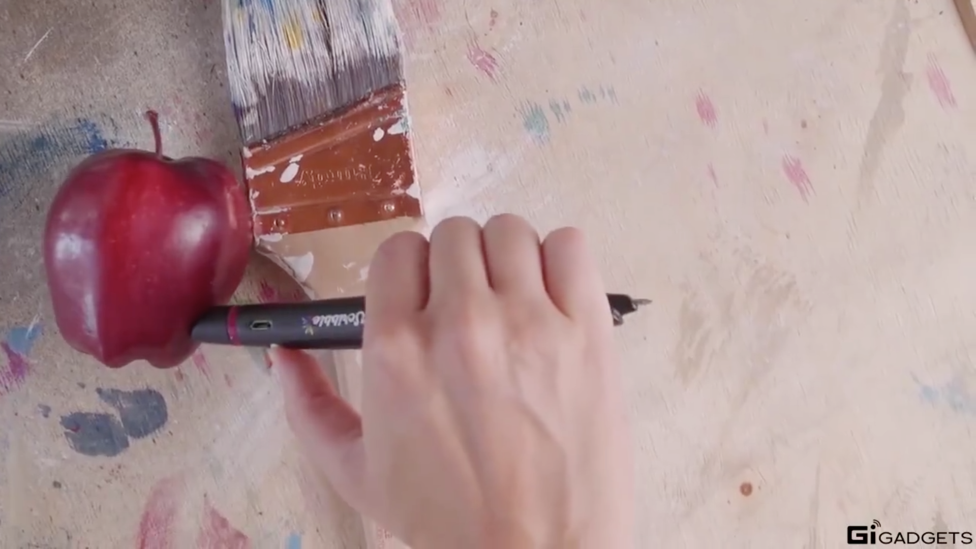 The Scribble pen - This pen by can write in any color in the world. gallery image