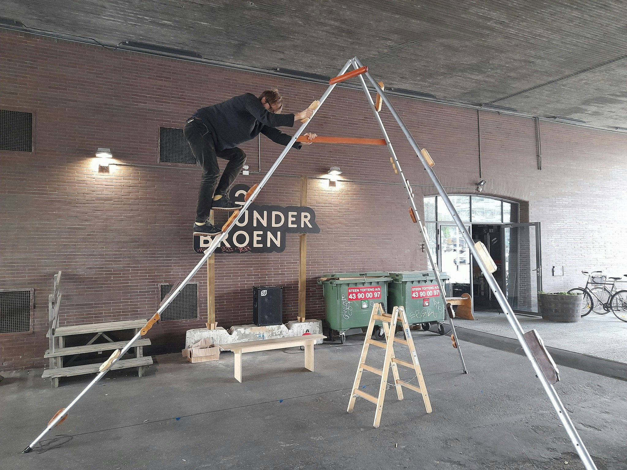 Hangpod  gallery image