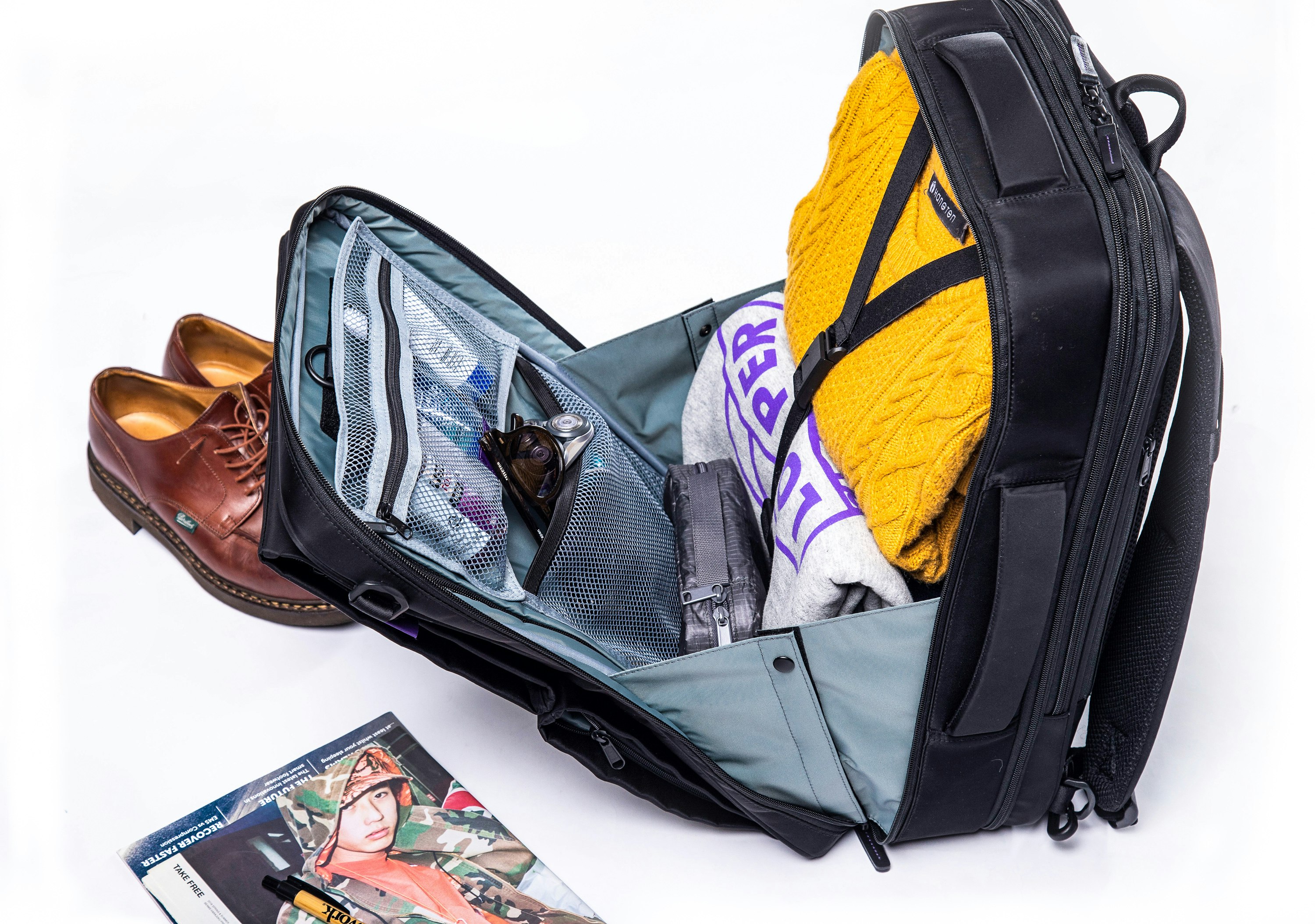 Looper - the New Tech Luggage backpack! gallery image