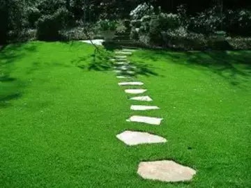 El césped perfecto - Mejor instalador de hierba artificial media 2