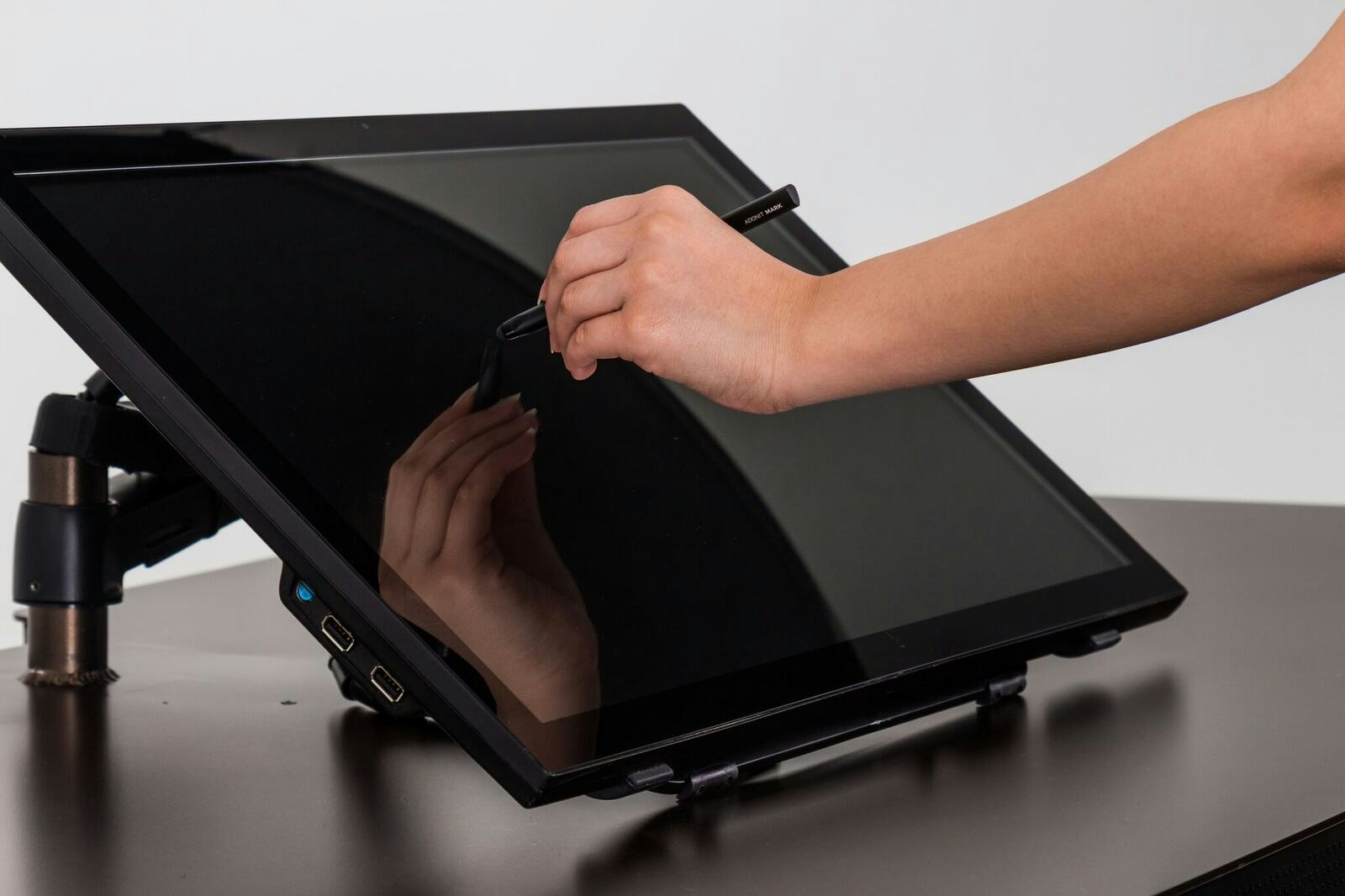 LunaDesk gallery image