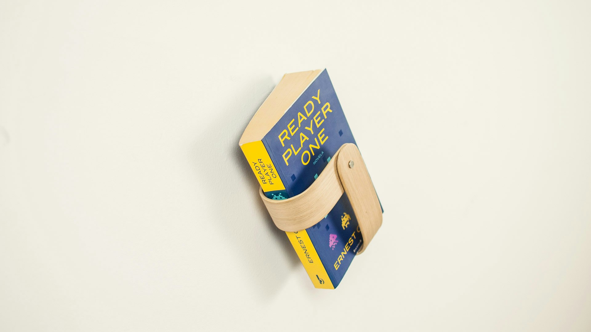 Readme - A Portable hanging book rack