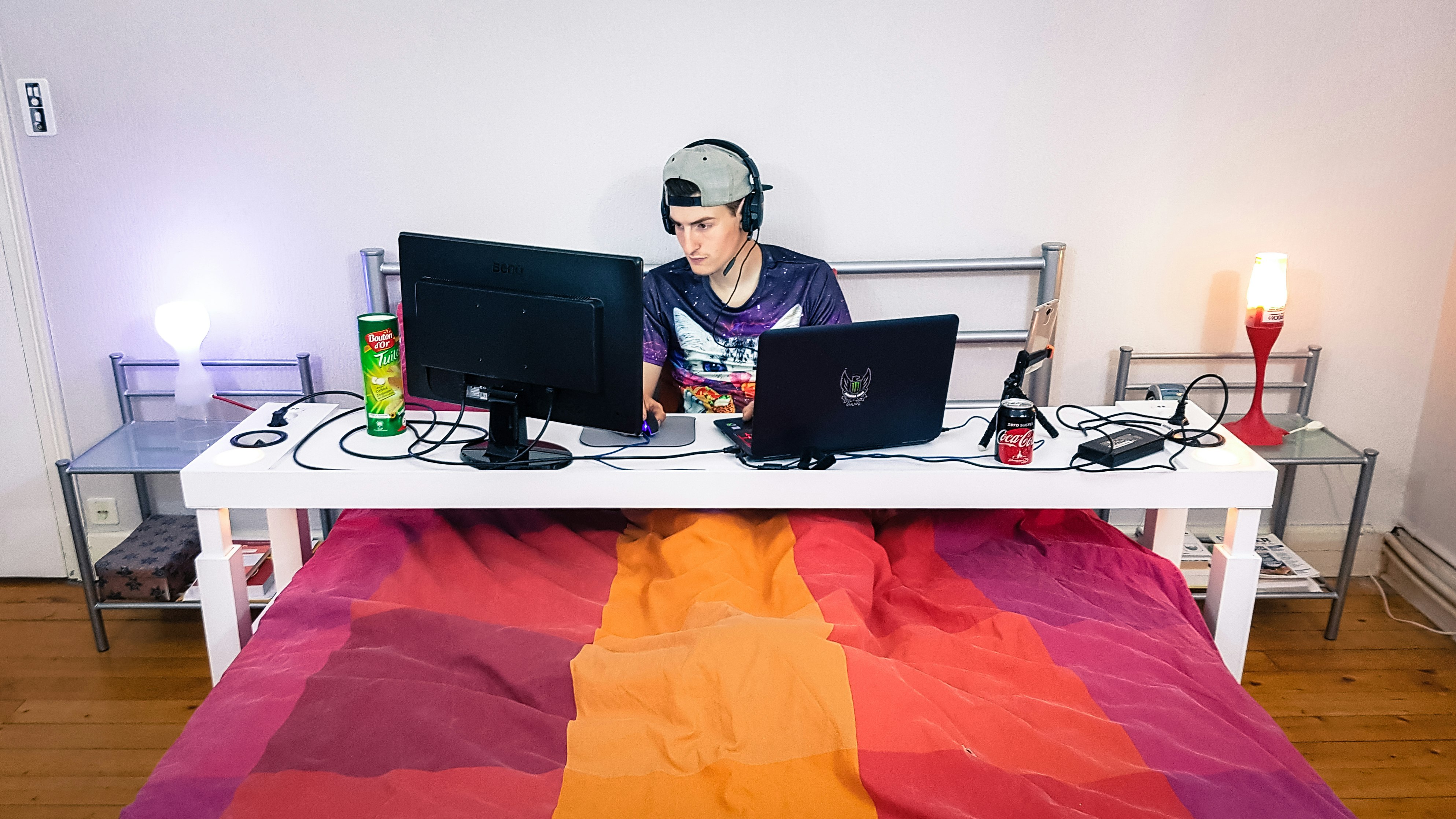 Bedchill overbed table gallery image