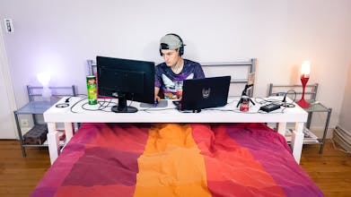 Bedchill overbed table gallery image