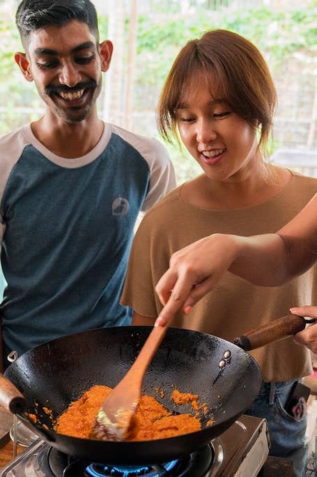 Airbnb Cooking Experiences logo