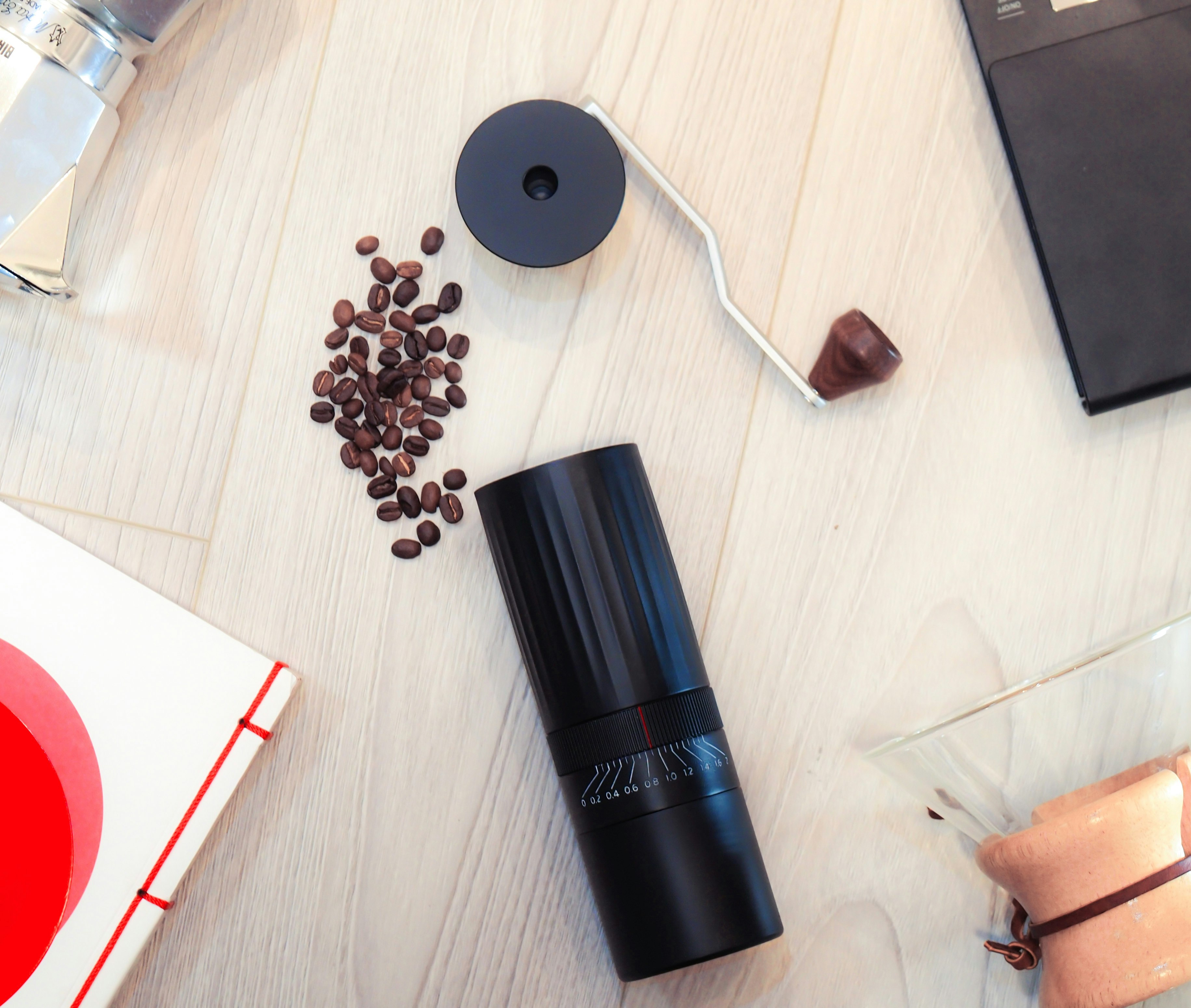 Hiku - the Premium Coffee Grinder gallery image