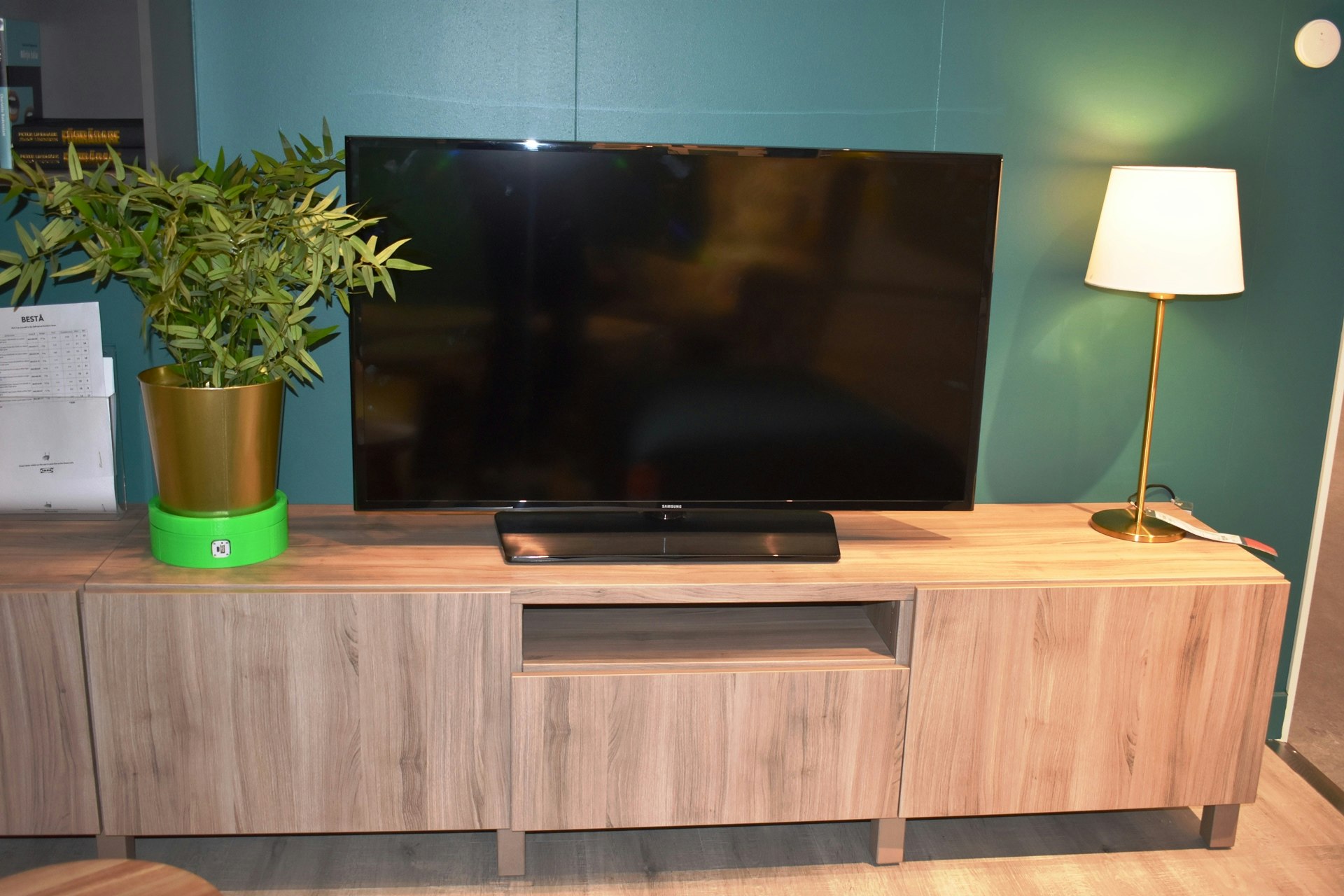 Goldoon: Smart Self-watering Planter gallery image