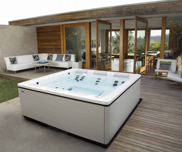 Hot Tubs OKC | Bullfrog Spas in Edmond