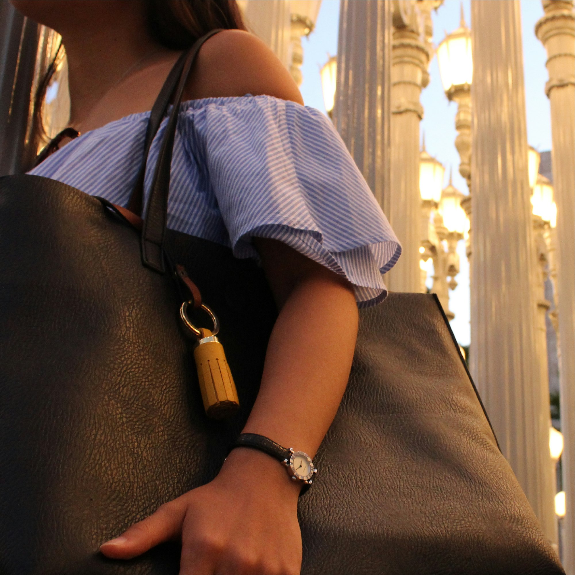 Looper Tassel gallery image