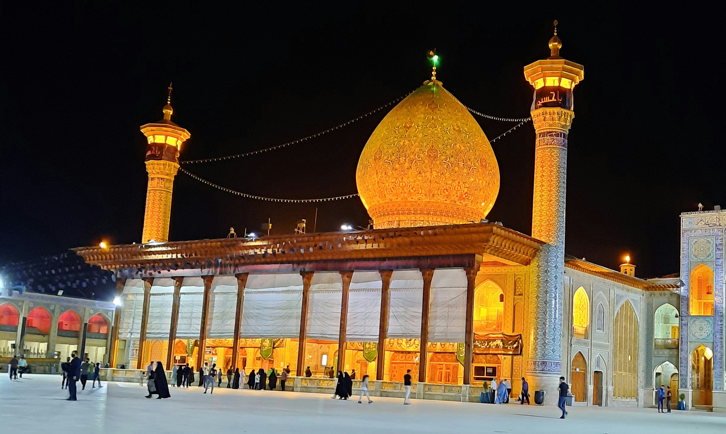 tenLocals gallery image