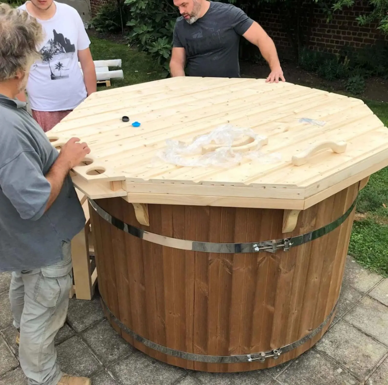 2-4 Person Traditional Finnish Hot Tub screenshot 4