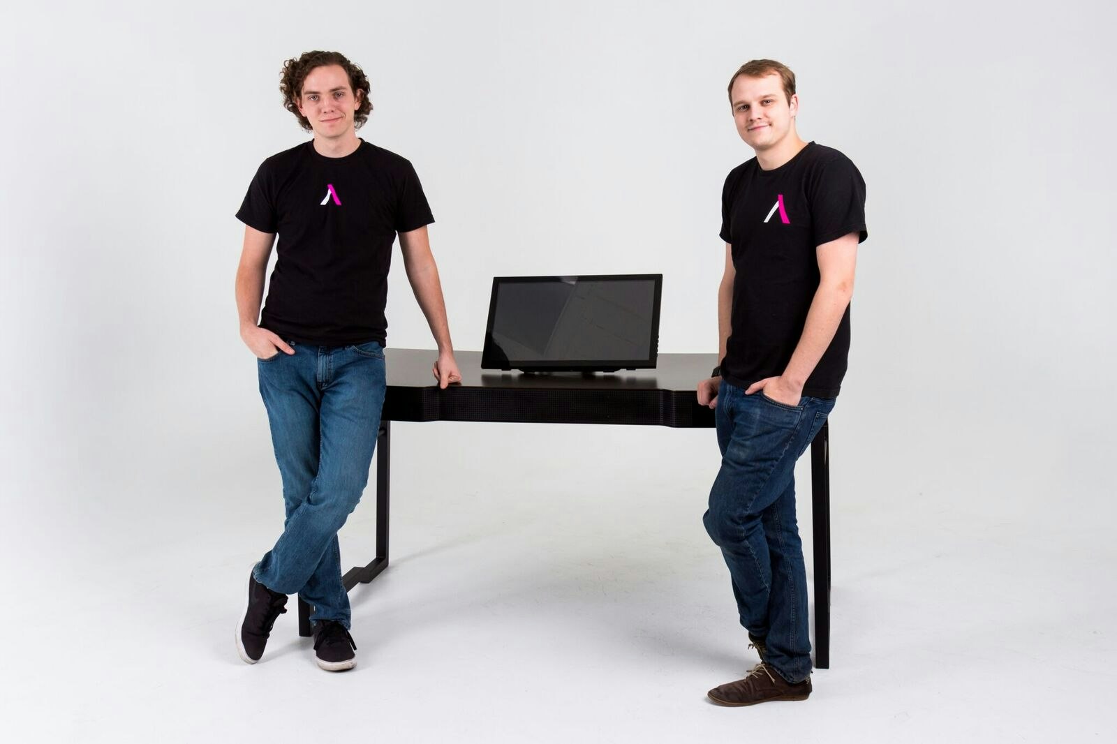 LunaDesk gallery image