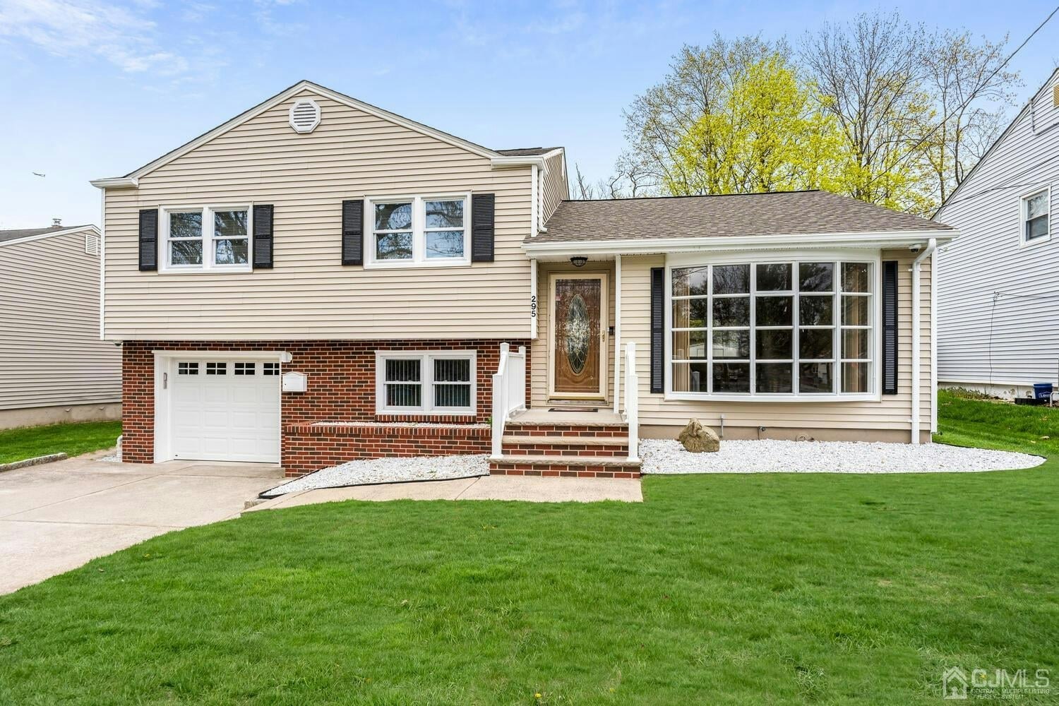 JJ Elek Realty gallery image