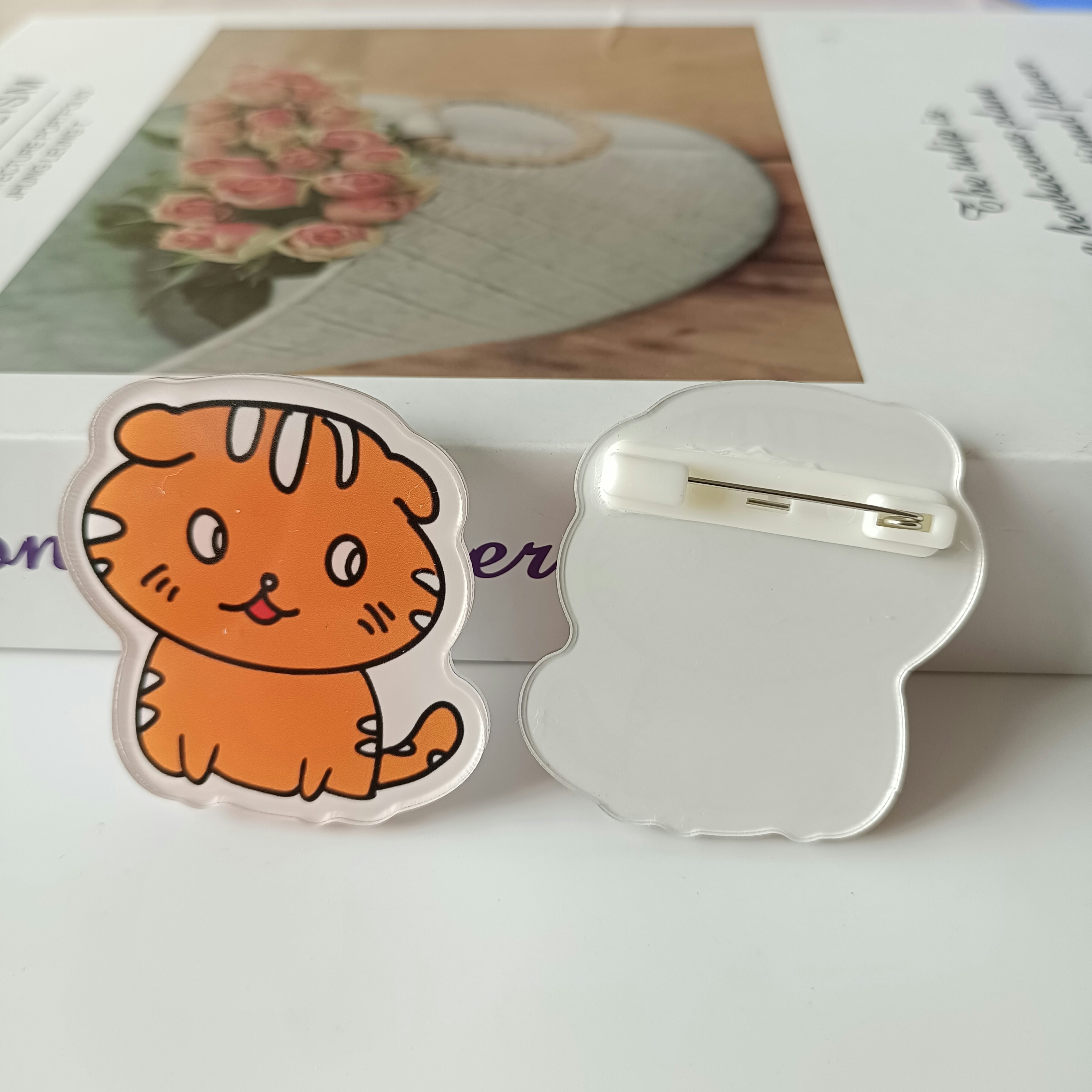 Pins e insignias acrílicos personalizados