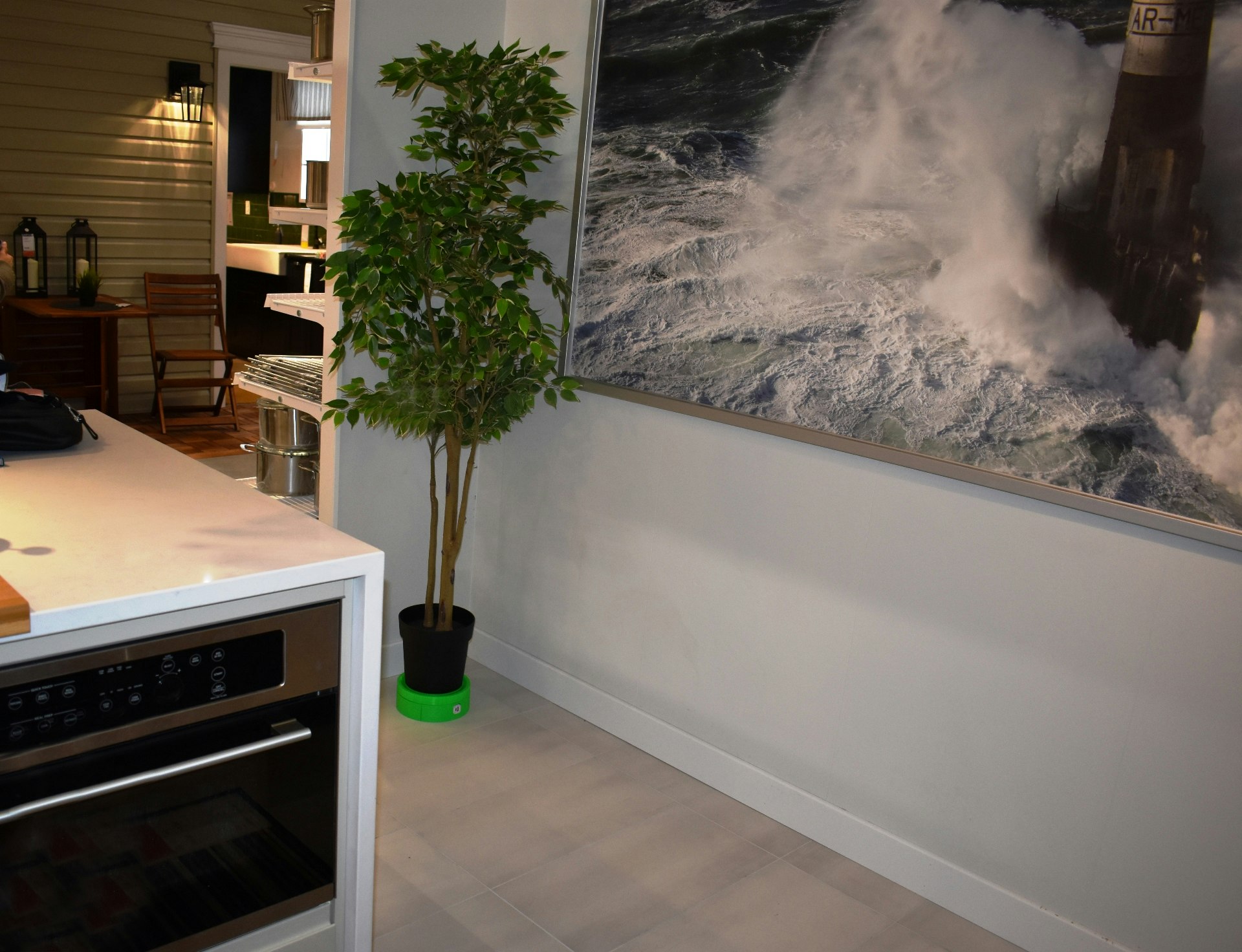 Goldoon: Smart Self-watering Planter gallery image