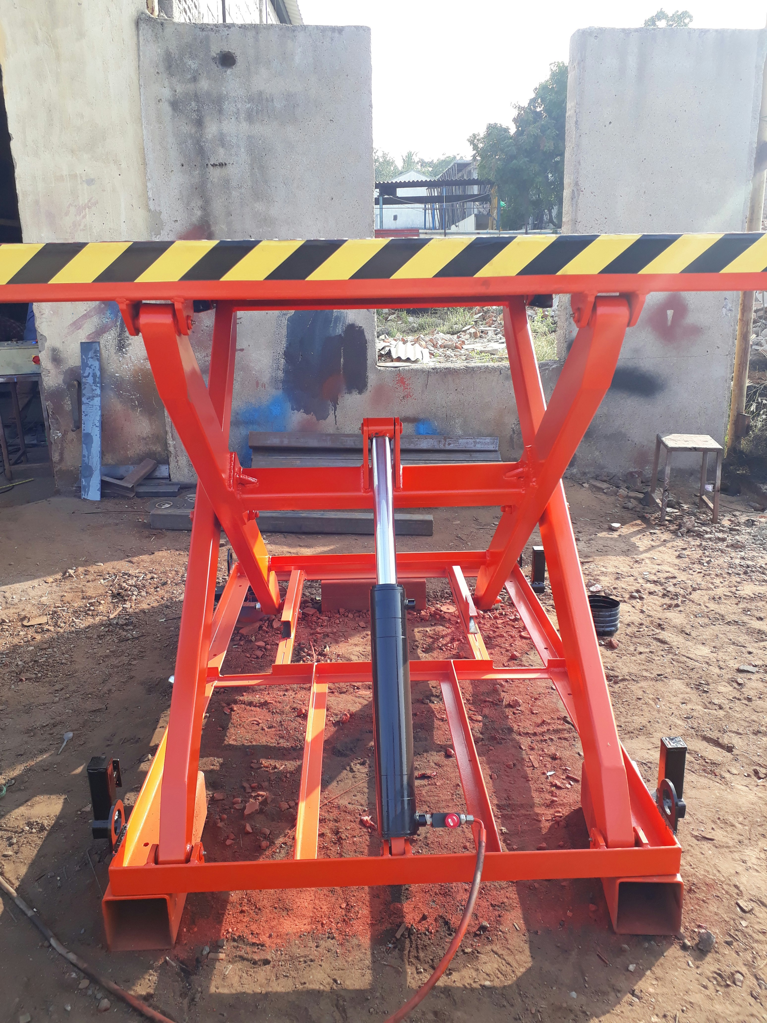 Hydraulic Scissor Lift in Tamil Nadu