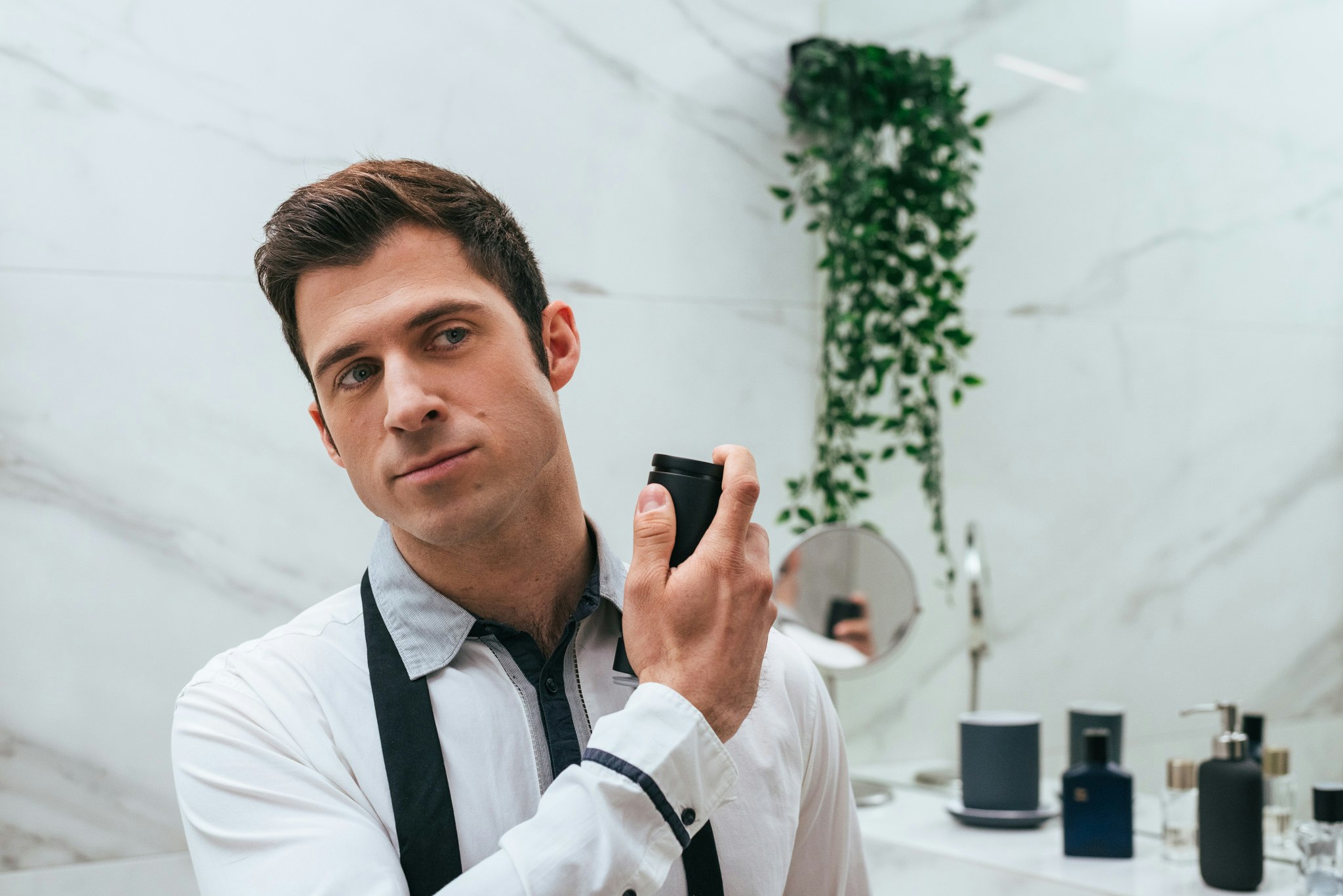 NINU - 1st Smart Fragrance Device gallery image