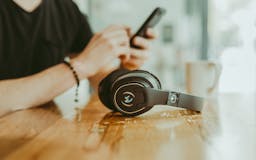 E-Clip™: Wireless High Fidelity Headphones with AirPlay 2 media 3