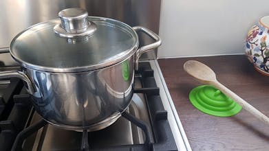 SMASH STOPPER: Universal Drain Stopper gallery image