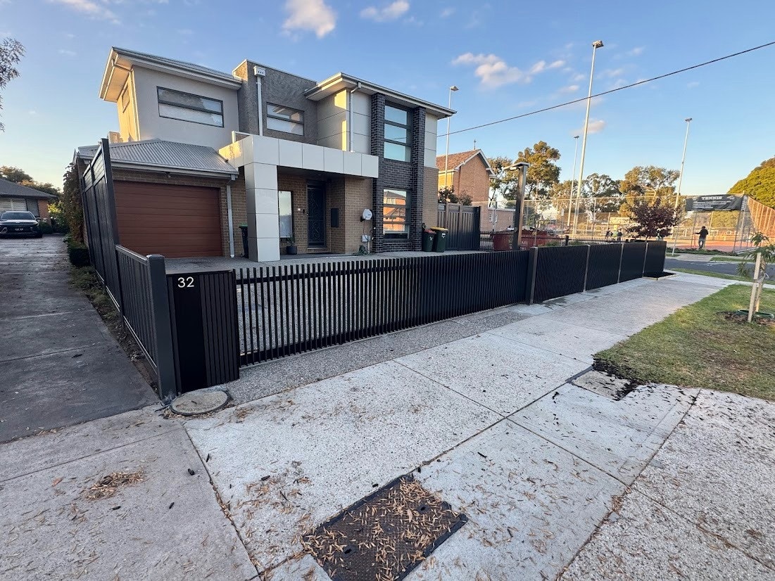 Aluminum Pool Fencing Installation logo