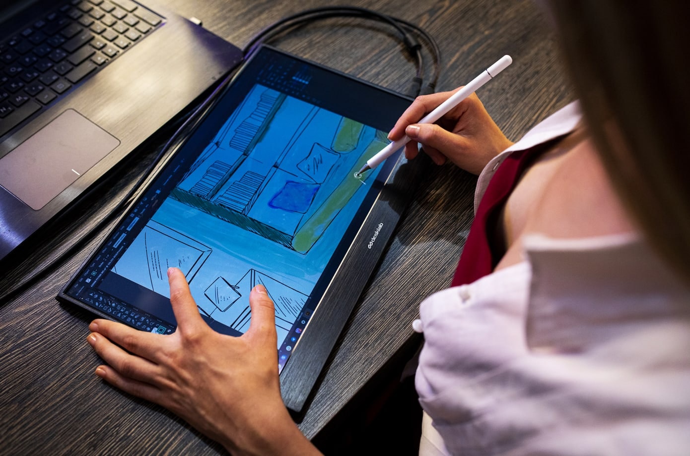 Desklab Portable 4K Touchscreen Monitor gallery image