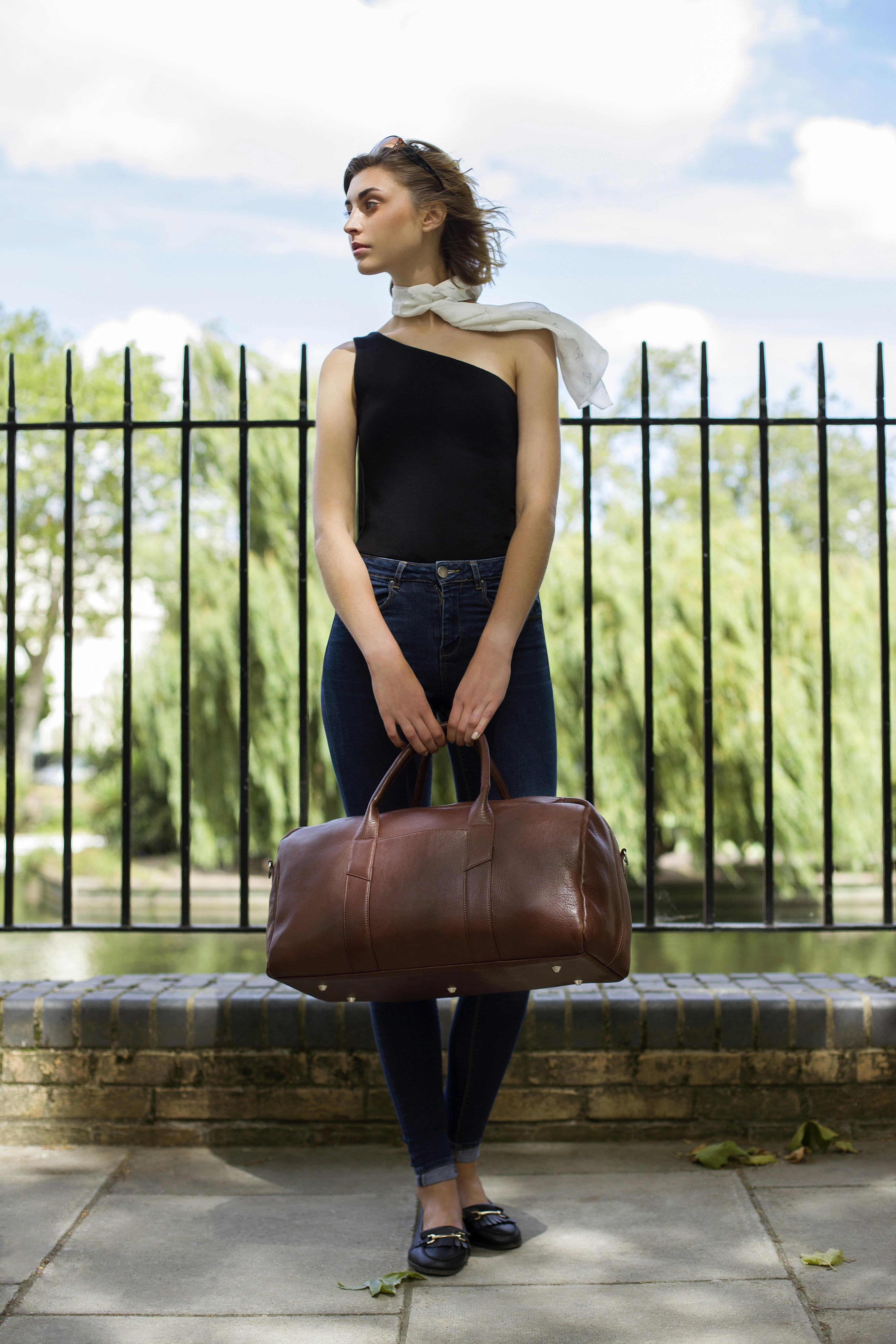 Issara gallery image