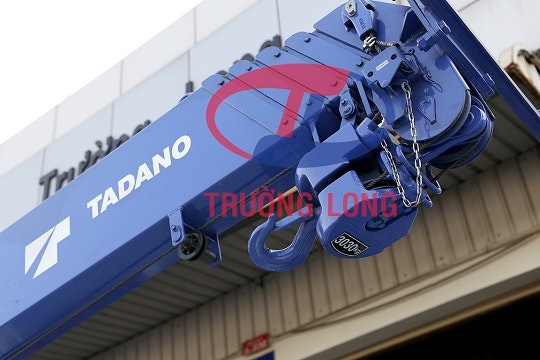 Xe tai hino gan cau gallery image