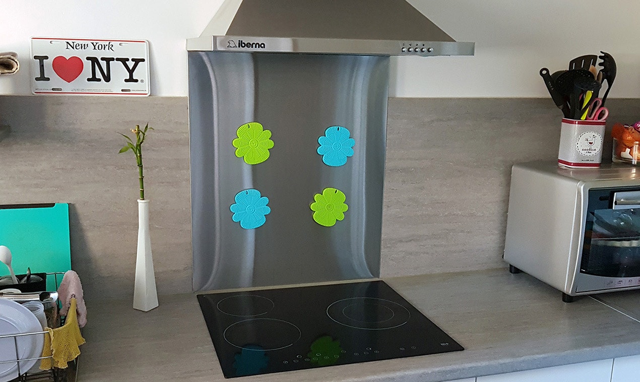 SCRUBBIO 8-in-1: The Eco Magnetic Brush gallery image