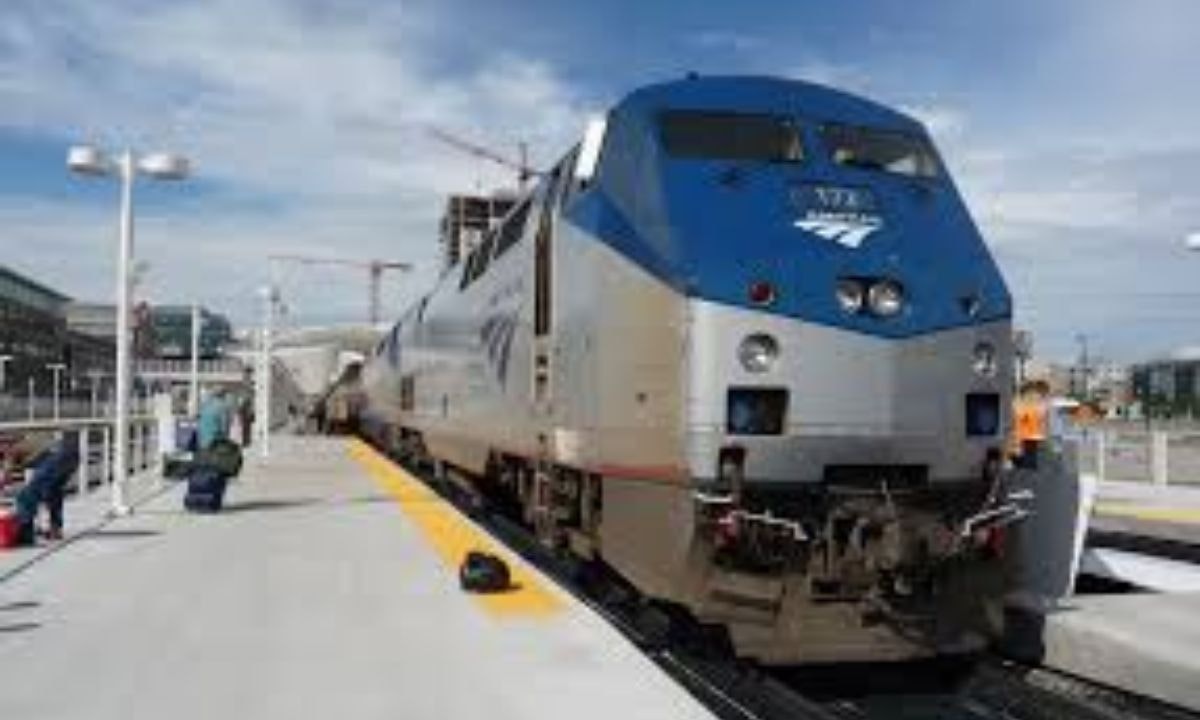 BookaMtrakTrain