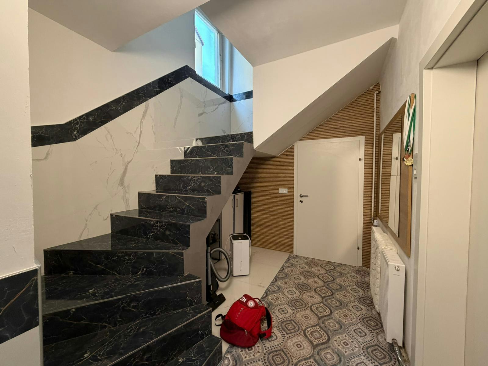 Immoedi gallery image