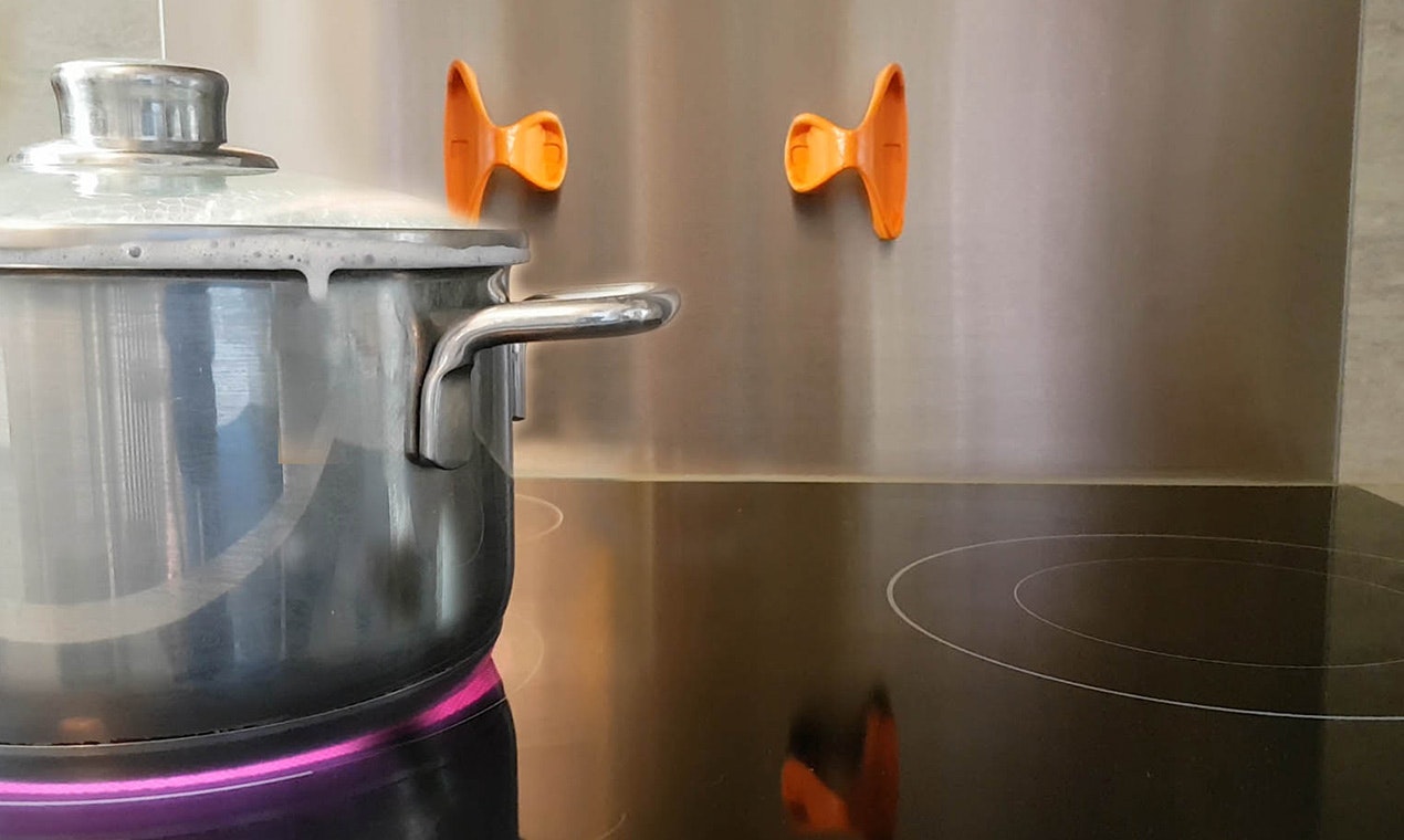 MEOMITT : The Magic Ergonomic Oven Mitt gallery image