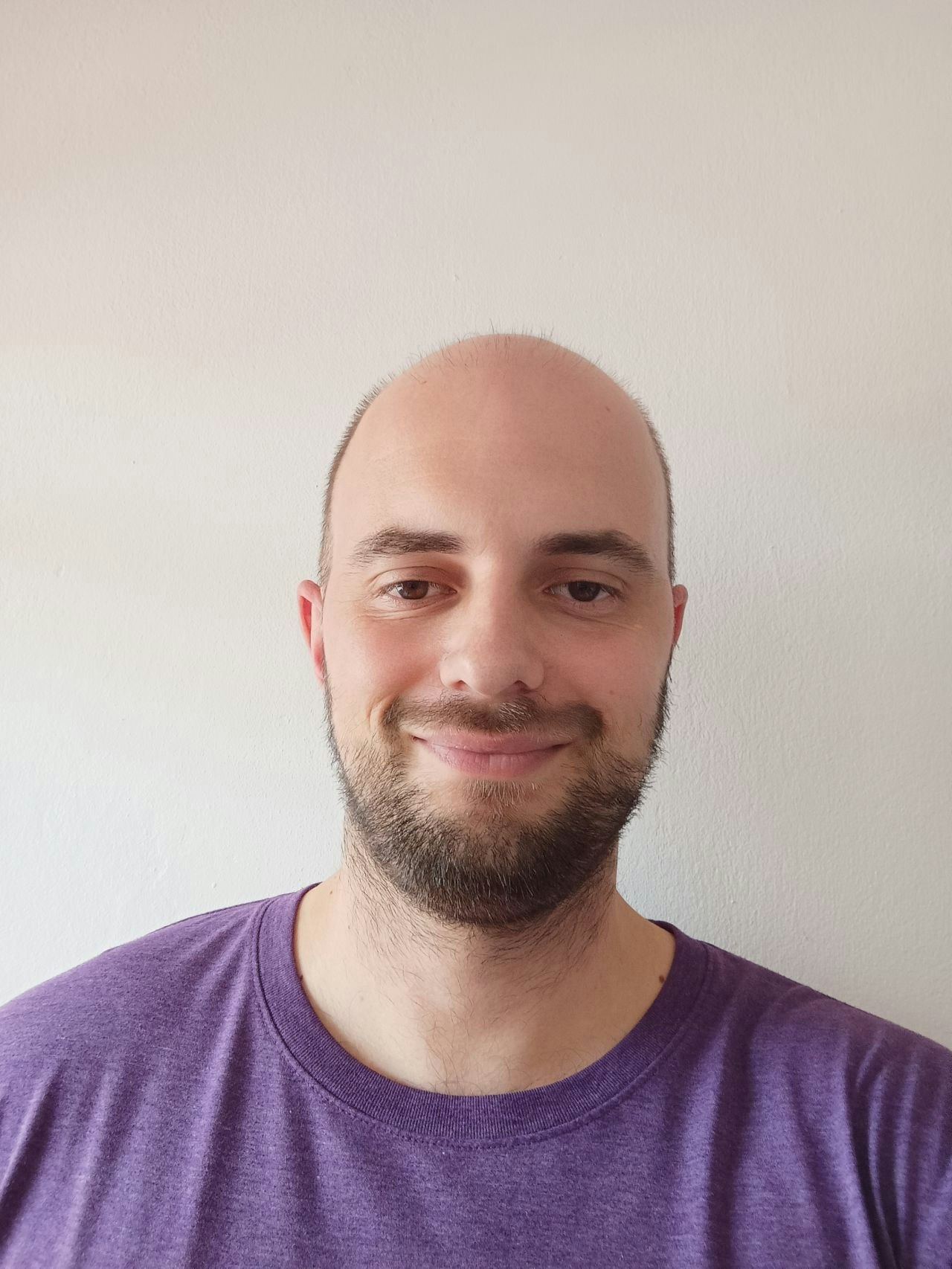 Mídia 2 de HeadshotGenerator.io