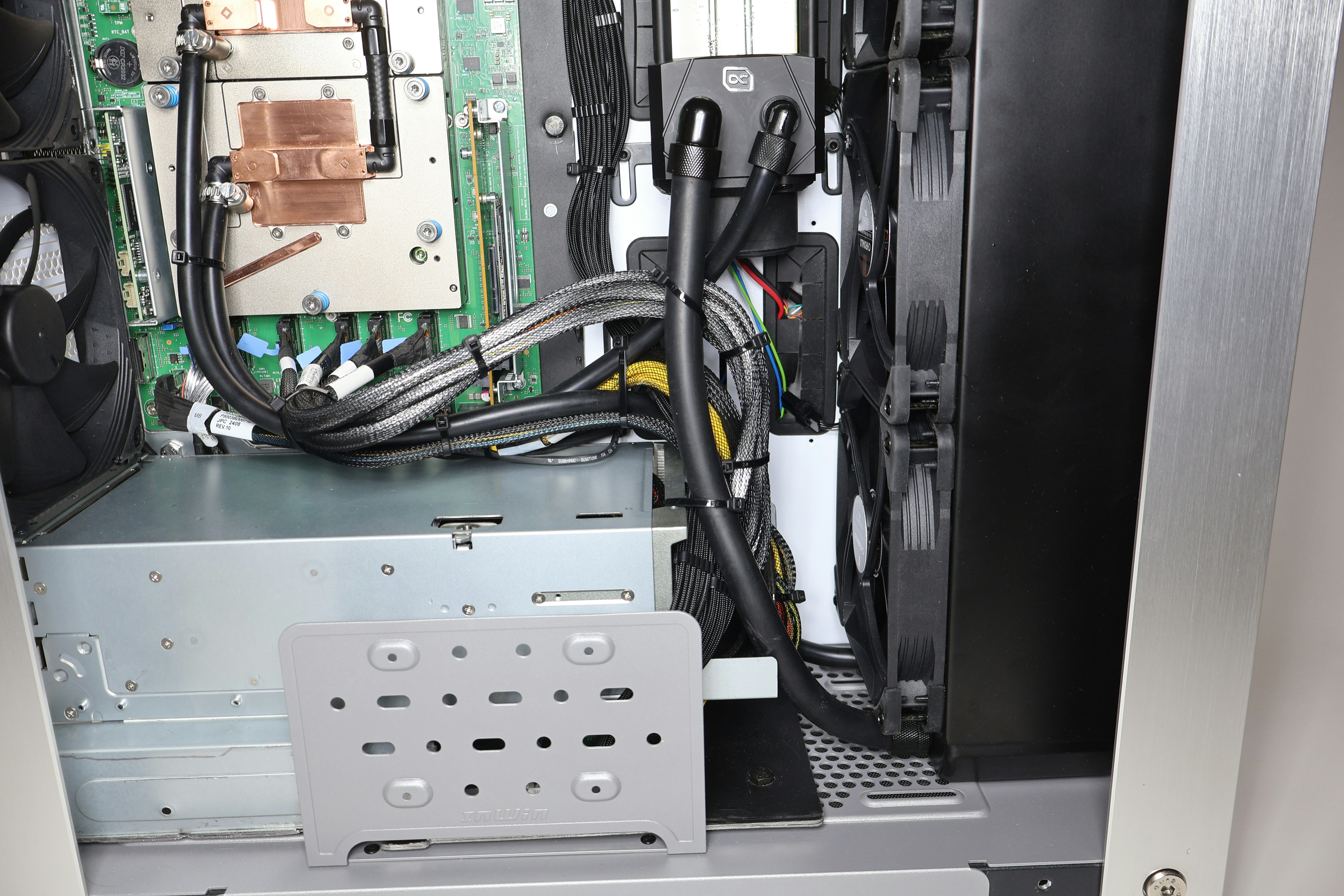 High-end desktop supercomputers for AI gallery image