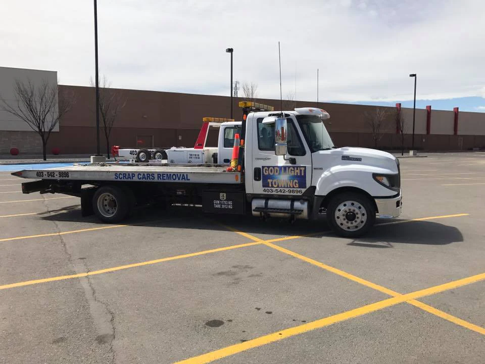 God Light Towing - Calgary Towing cover