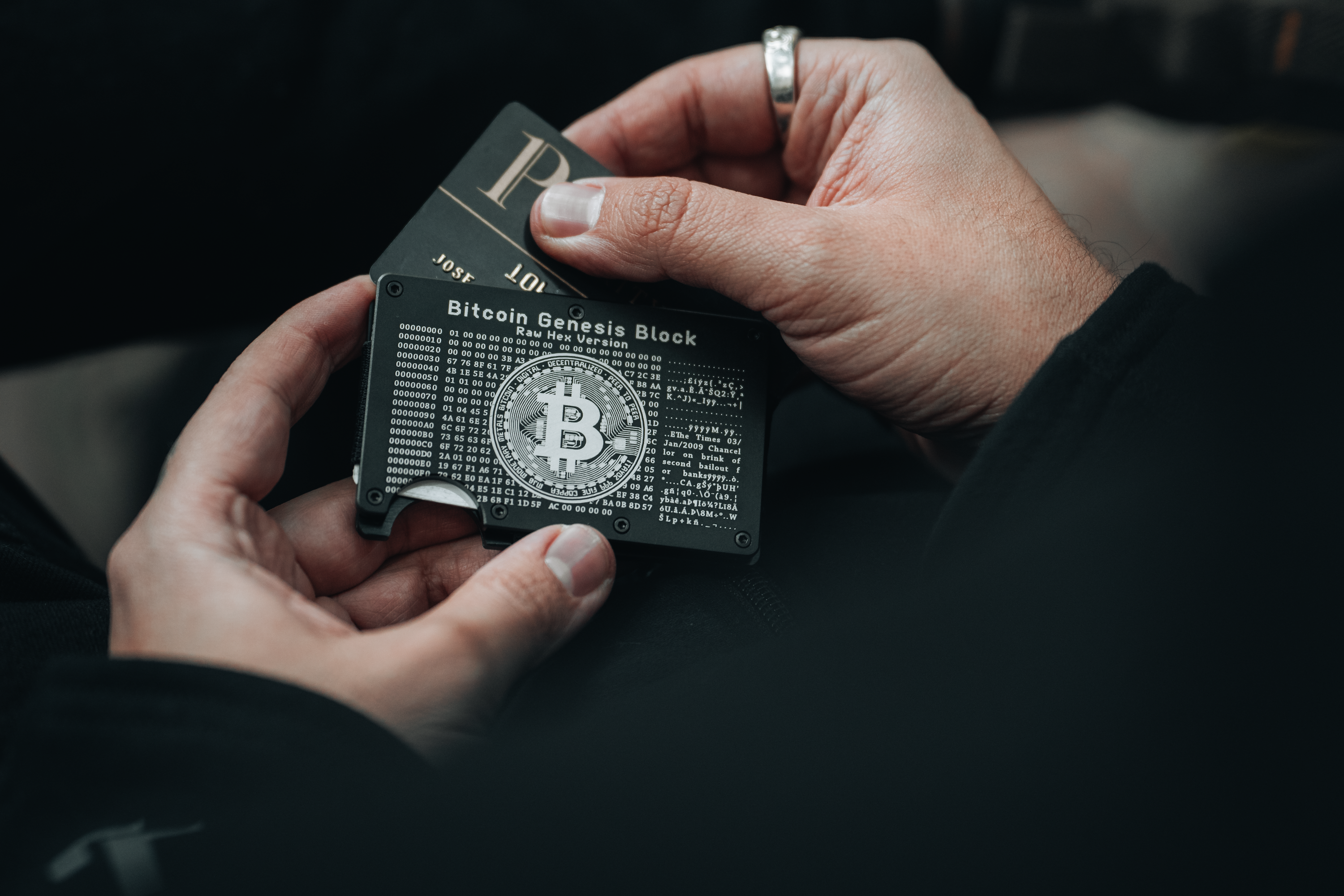 Média Portefeuille de cartes de crédit pour les amateurs de Bitcoin - Montrez votre amour pour Bitcoin dans le style 14