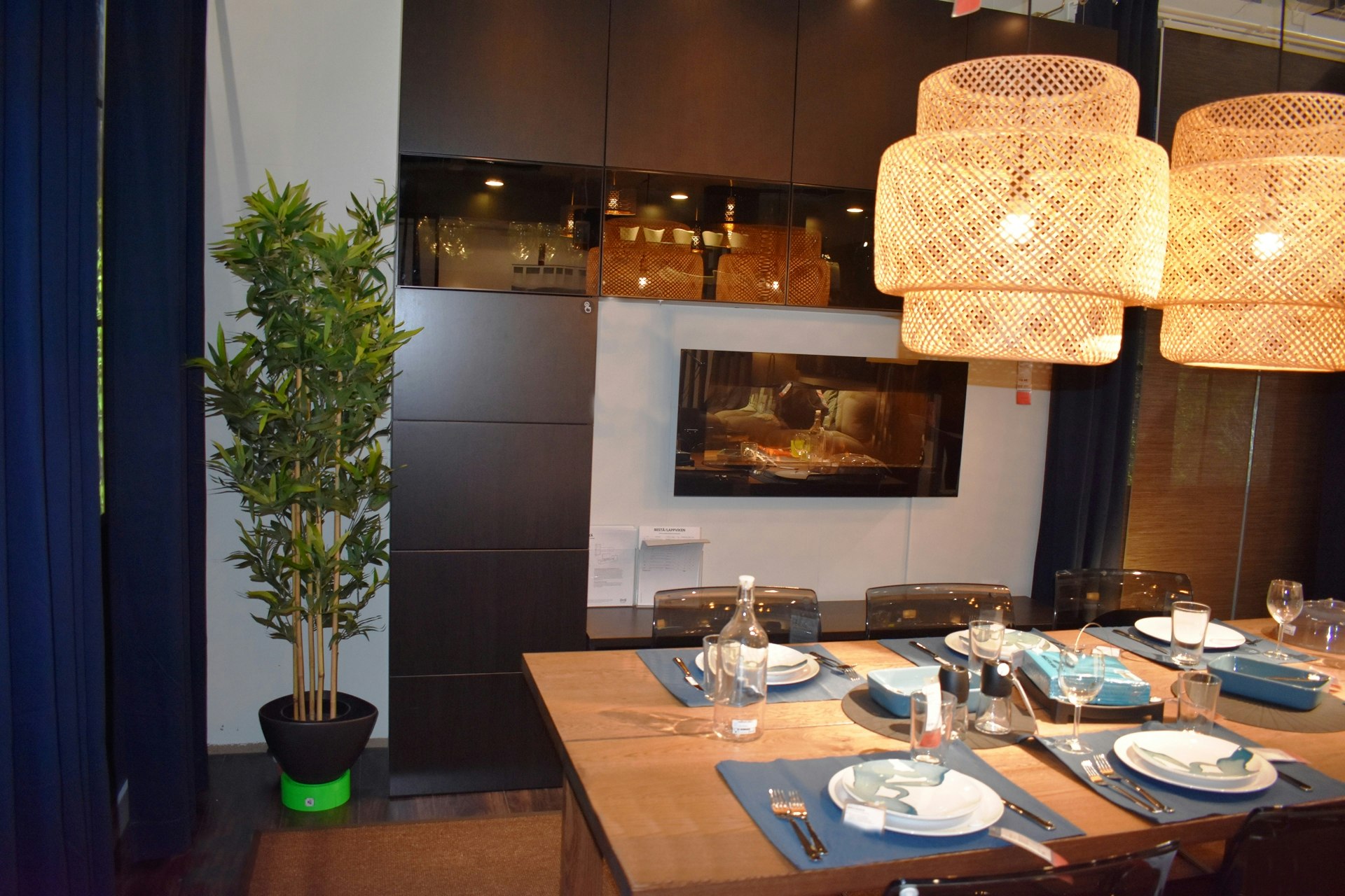 Goldoon: Smart Self-watering Planter gallery image