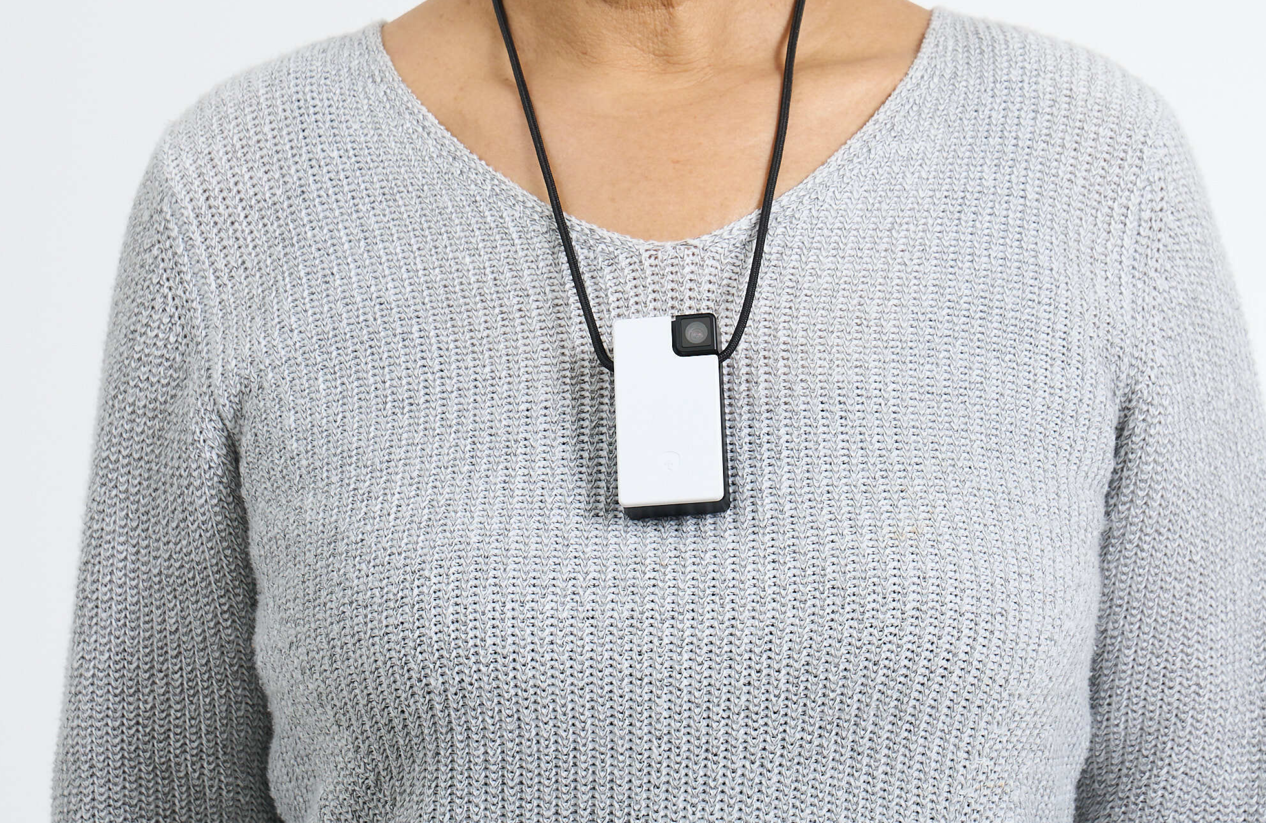 Mídia 9 de Saveclip - The clip camera that remembers your life