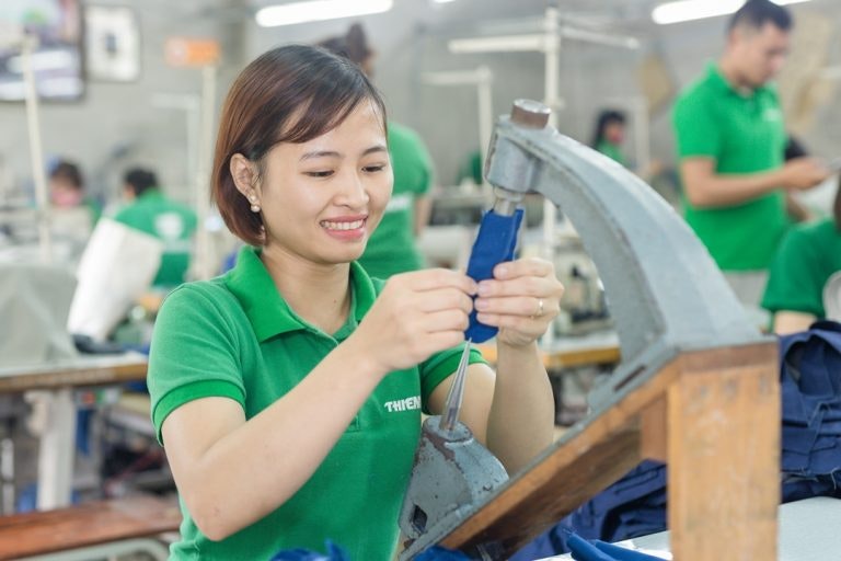 Workwear Manufacturing Factory Guide - Main product screenshot demonstrating key features and user interface