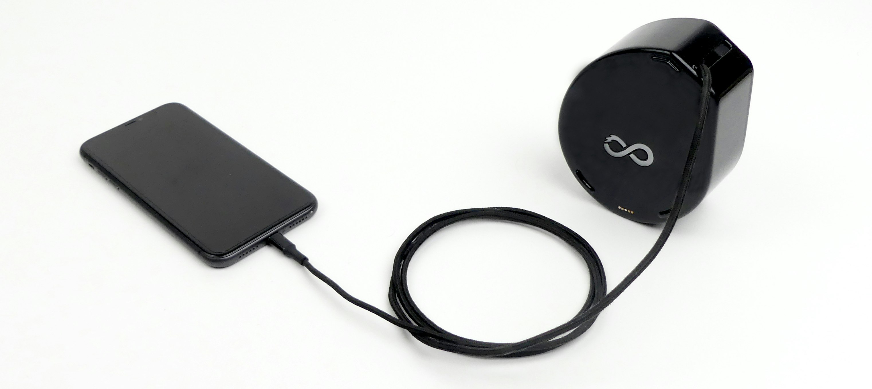 EOS Retractable Smart Charger ⚡ gallery image
