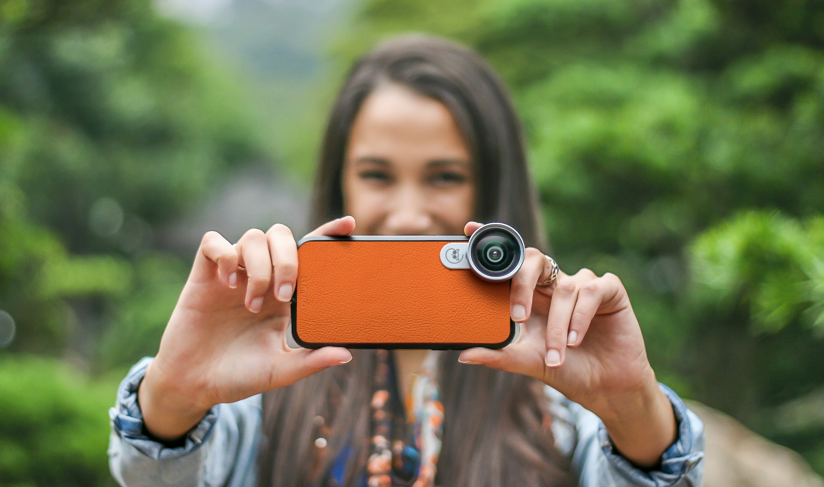 LEMURO - Transform Your Smartphone Into A Powerful Camera gallery image