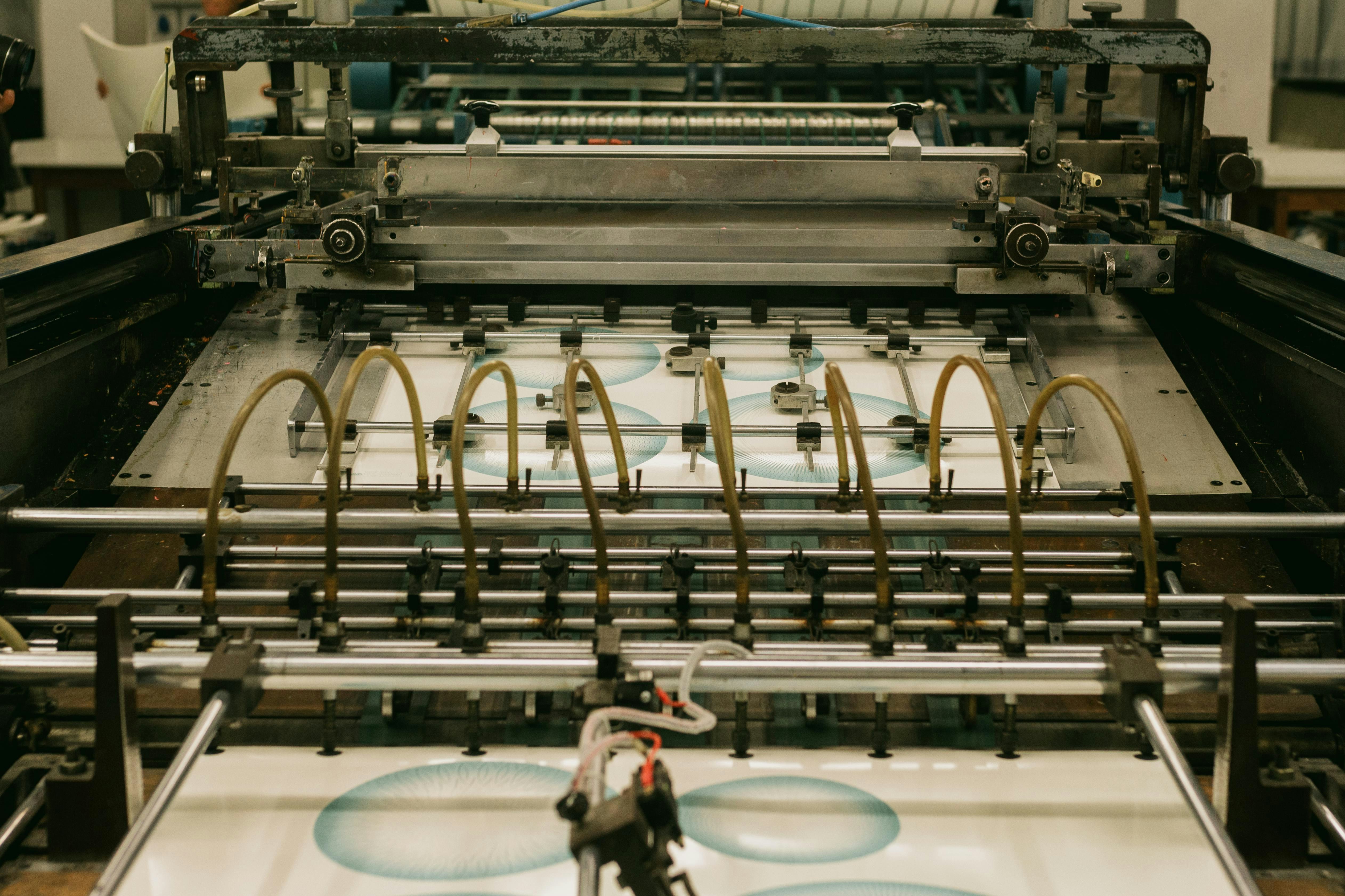 Box strapping machine