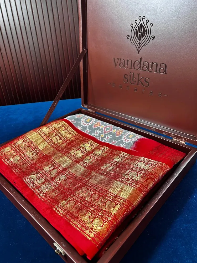 Vandana Silks Banaras gallery image
